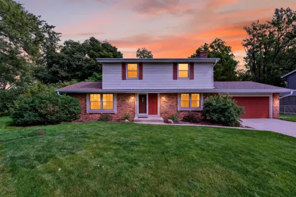 7520 S Chapel Hill DRIVE, Franklin, WI 53132