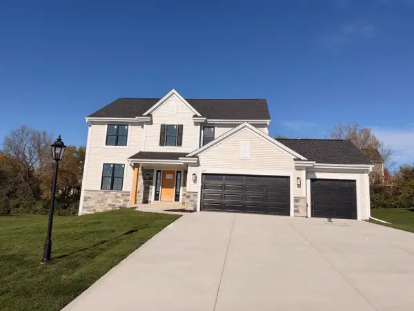 3716 Oakmont TRAIL, Waukesha, WI 53188
