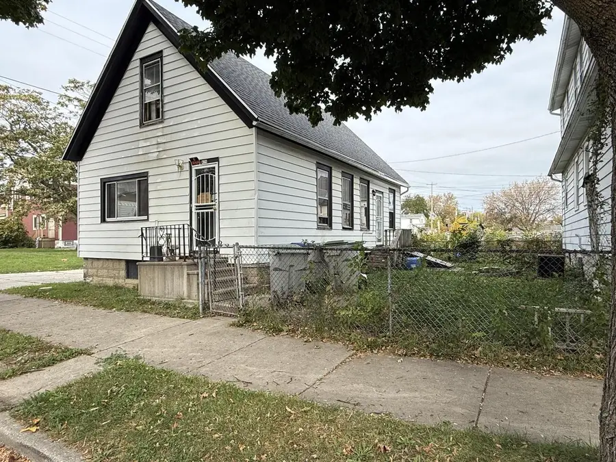 416 W Clarke STREET, Milwaukee, WI 53212 - #2