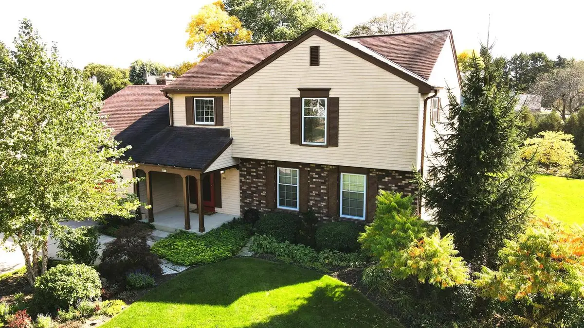 1130 Greenridge TERRACE, Brookfield, WI 53045 - #1