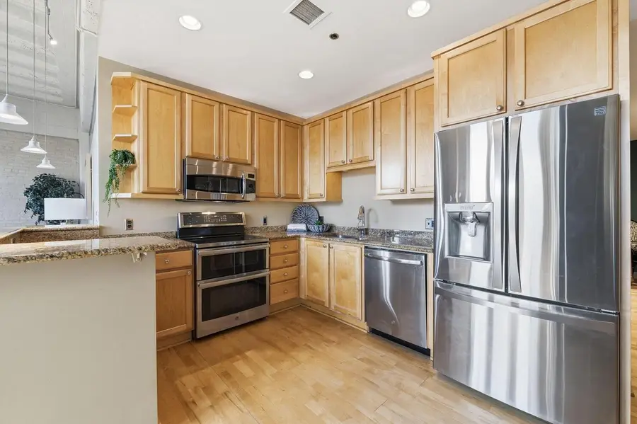 1325 N Van Buren STREET #504, Milwaukee, WI 53202 - #3