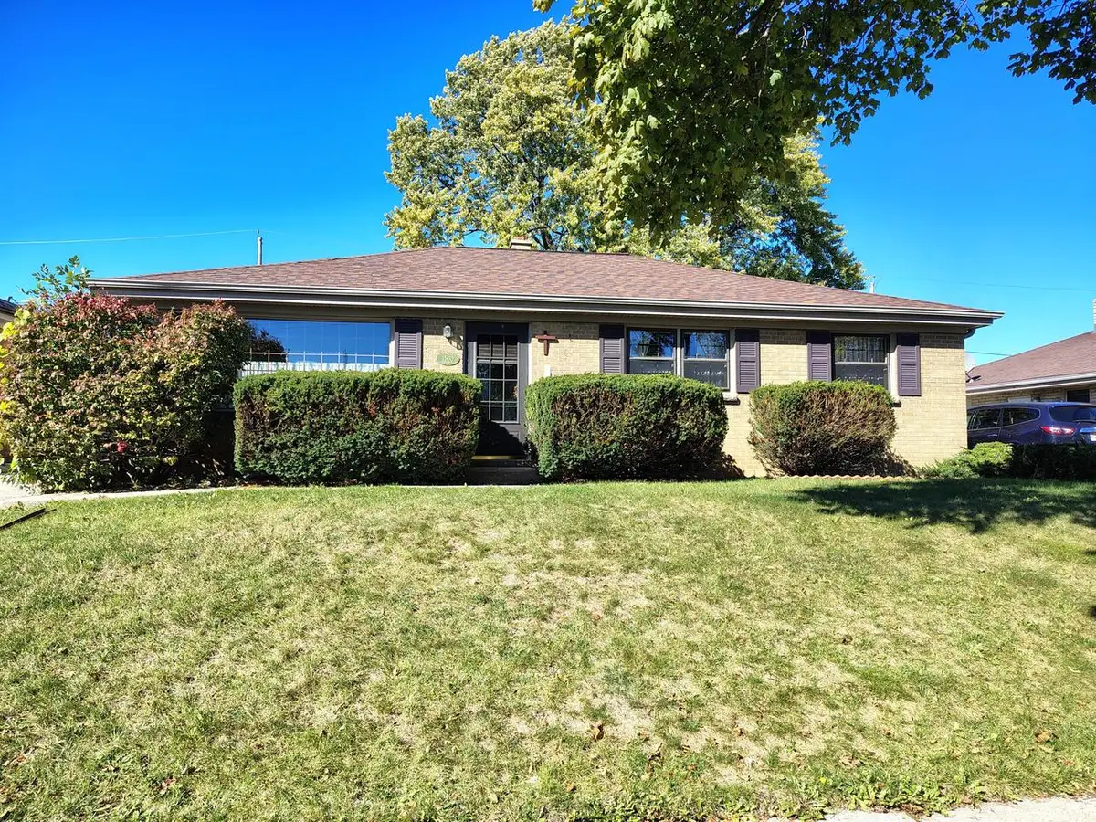 1500 W Foster AVENUE, Milwaukee, WI 53221 - #1