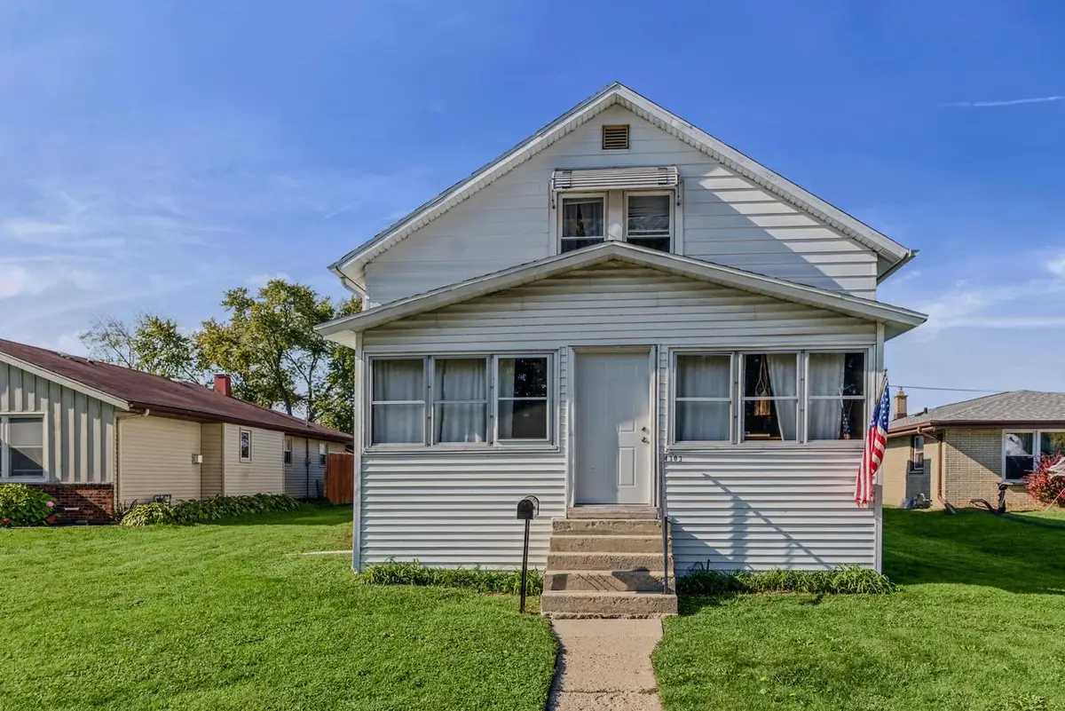 4303 S Nicholson AVENUE, Milwaukee, WI 53235 - #1