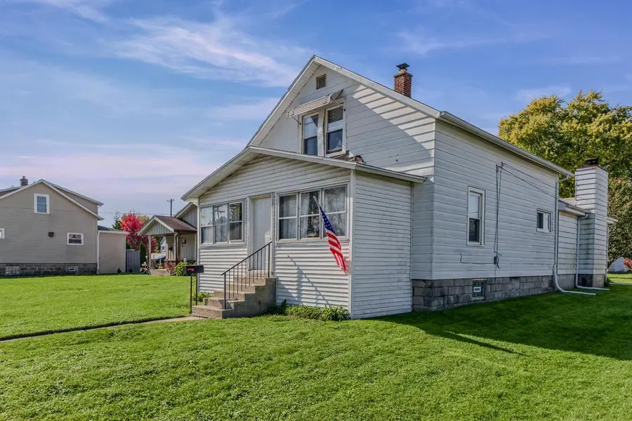 4303 S Nicholson AVENUE, Milwaukee, WI 53235 - #2