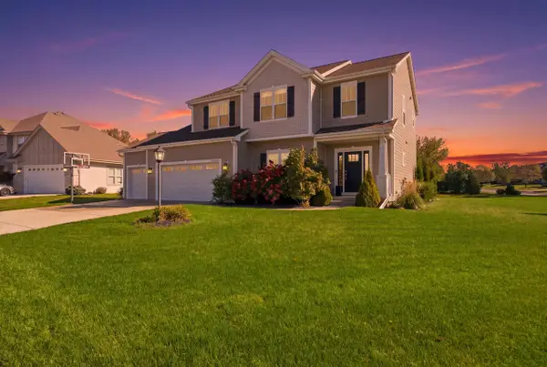 W136N6242 Hummingbird WAY, Menomonee Falls, WI 53051