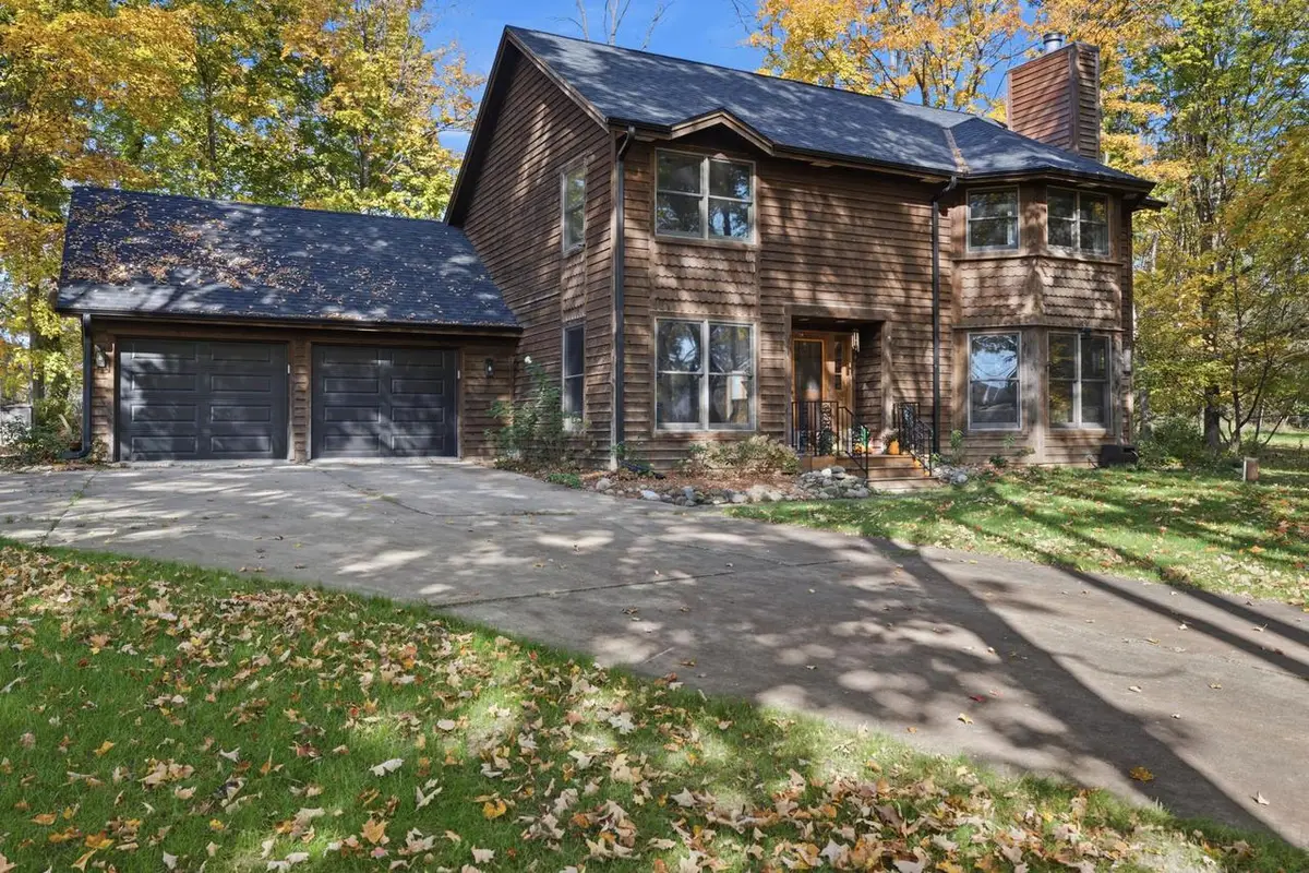 N64W33734 Lakeview DRIVE, Oconomowoc, WI 53066 - #1