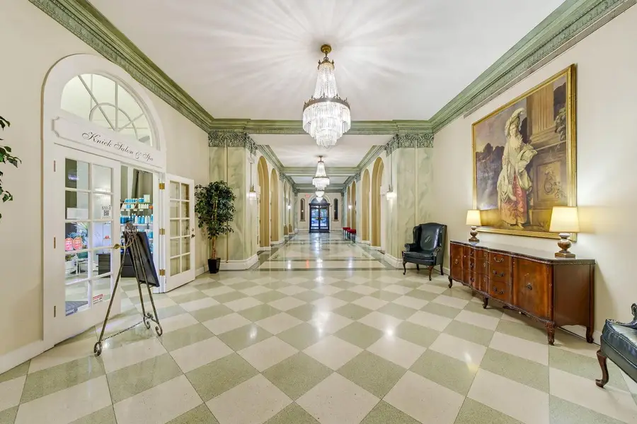 1028 E Juneau AVENUE #526, Milwaukee, WI 53202 - #3