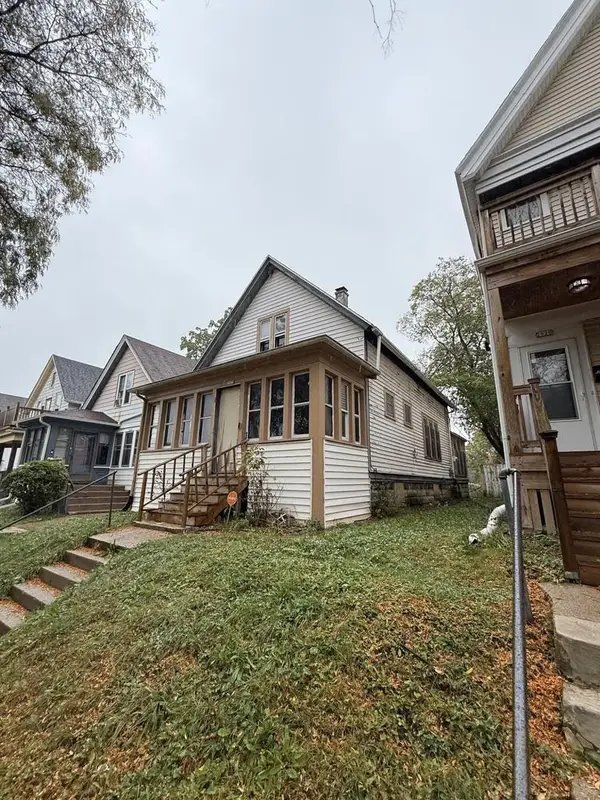 2922 N 1st STREET, Milwaukee, WI 53212