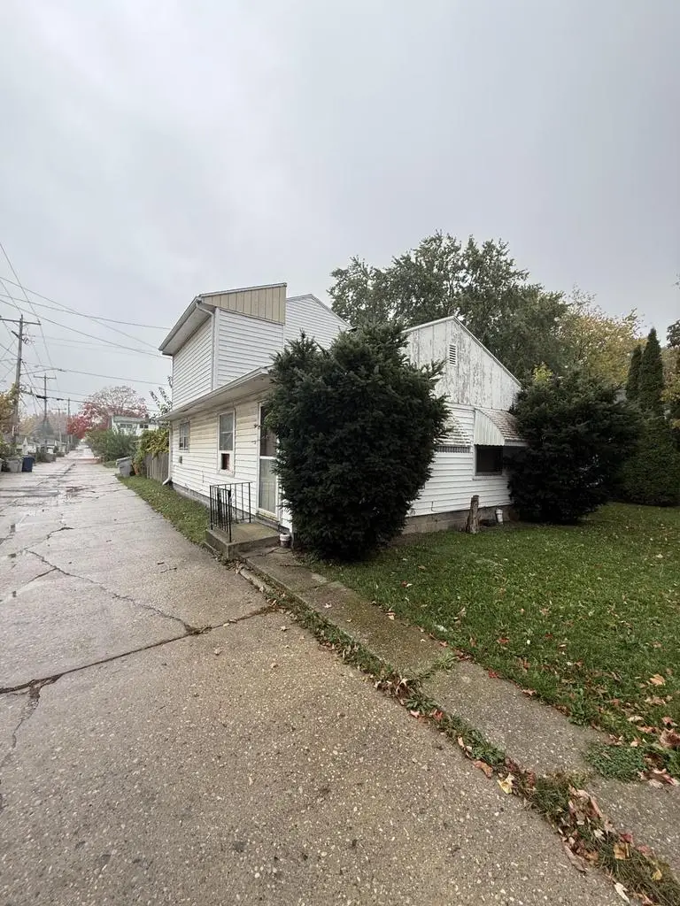6184 N 39th STREET, Milwaukee, WI 53209 - #1