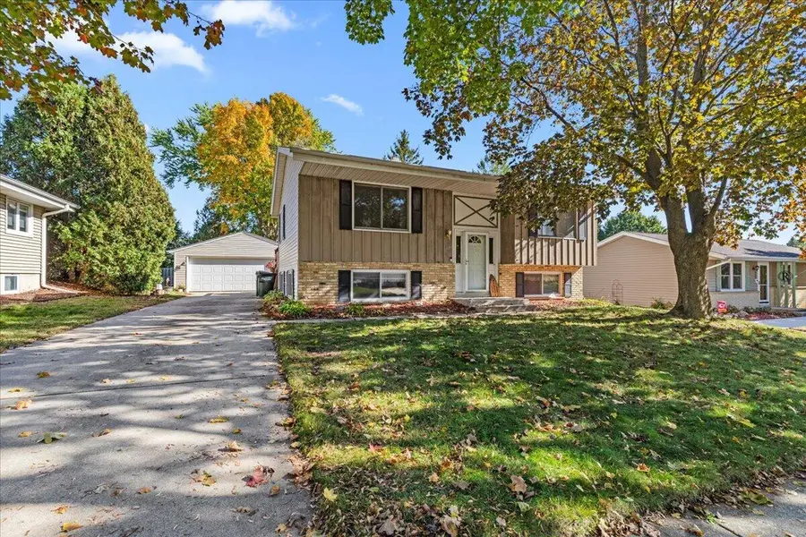629 Victoria STREET, West Bend, WI 53090 - #3