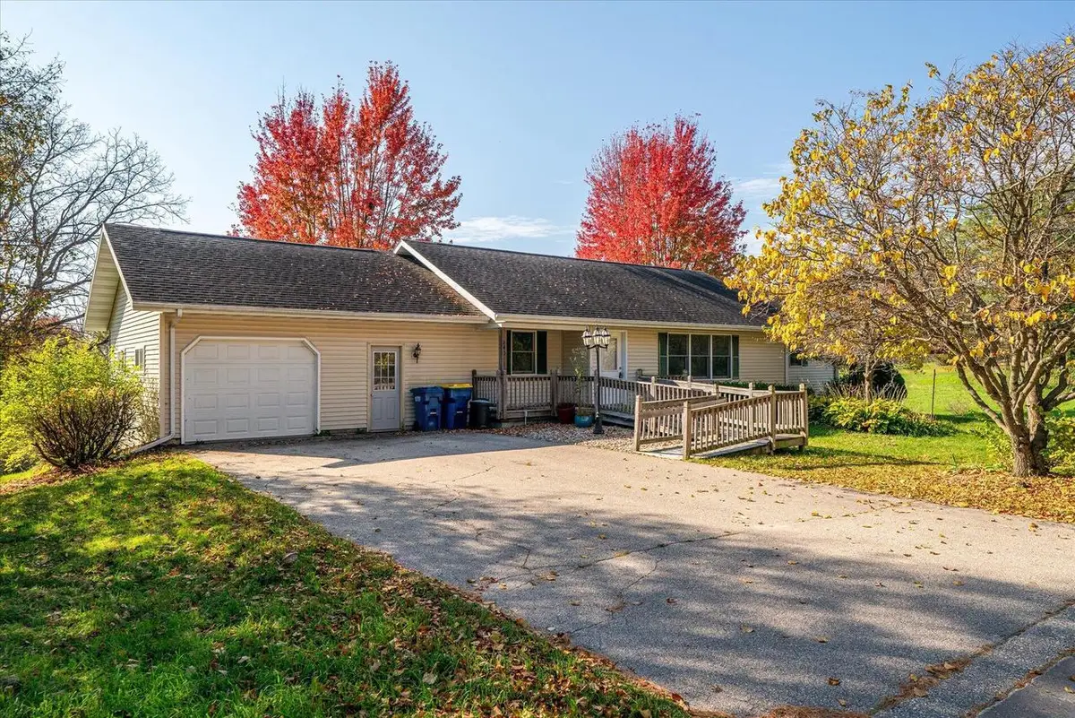543 W Maple STREET, Viroqua, WI 54665 - #1