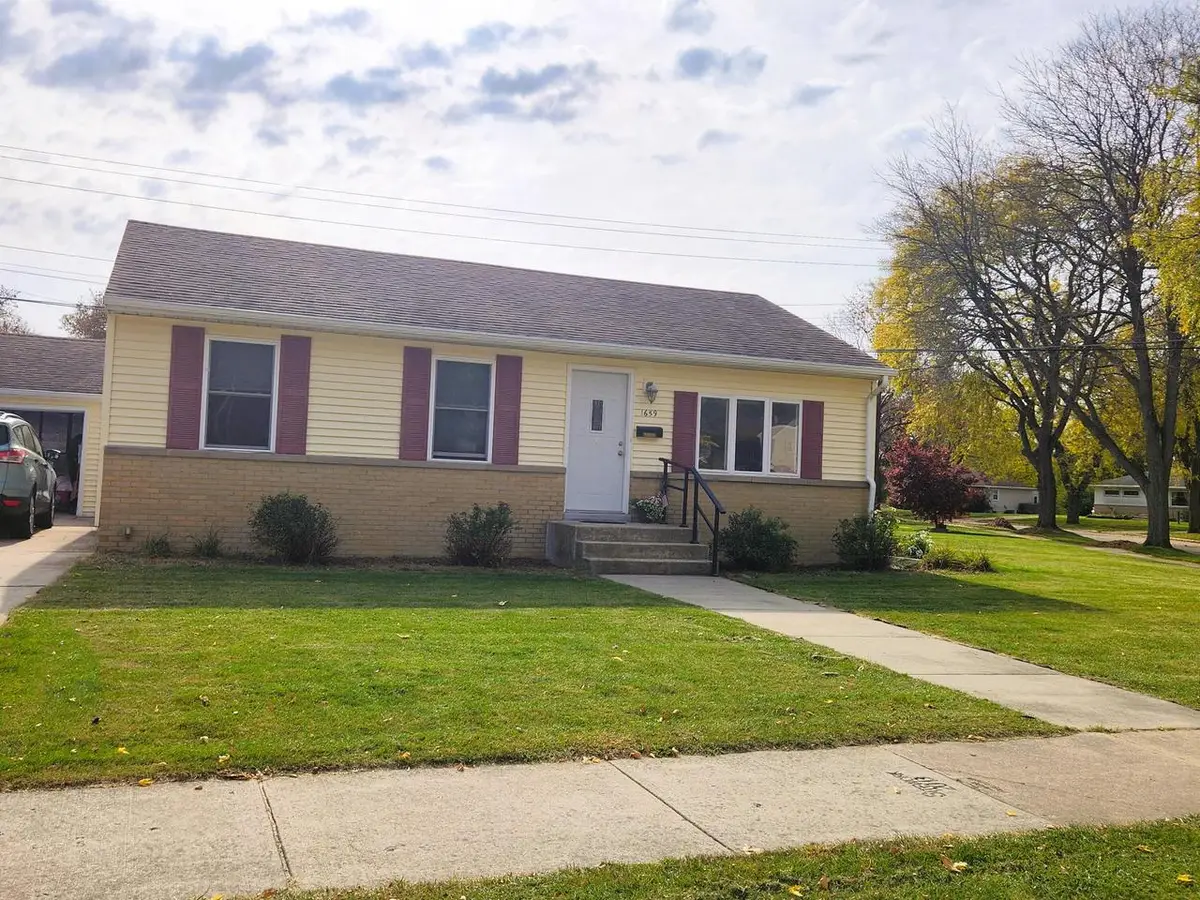 1659 Aldoro DRIVE, Waukesha, WI 53188 - #1