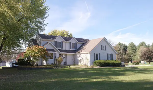 W360S2729 Scuppernong DRIVE, Dousman, WI 53118