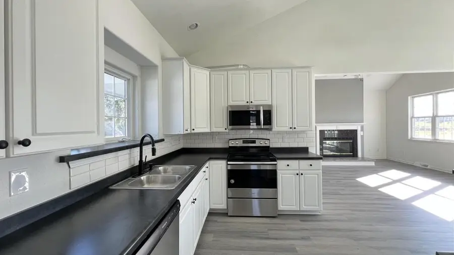 N56W18034 Evergreen LANE, Menomonee Falls, WI 53051 - #3
