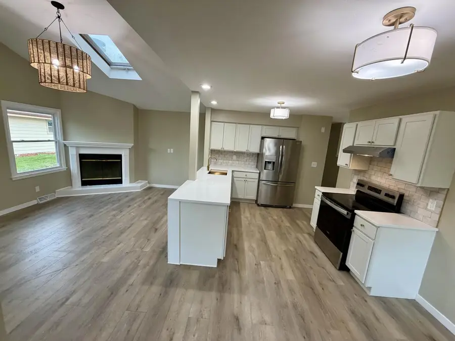 6421 W Leroy AVENUE, Greenfield, WI 53220 - #3