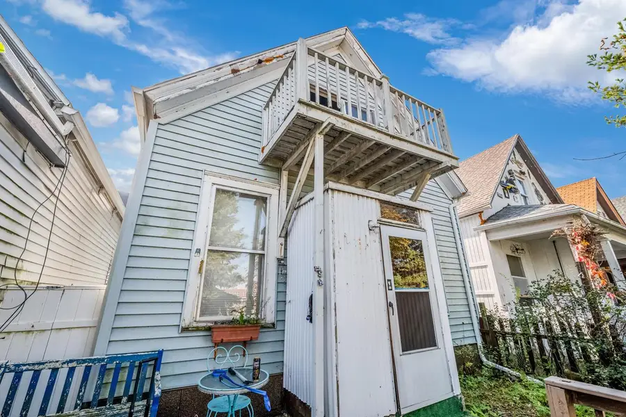 1533 E North AVENUE, Milwaukee, WI 53202 - #3