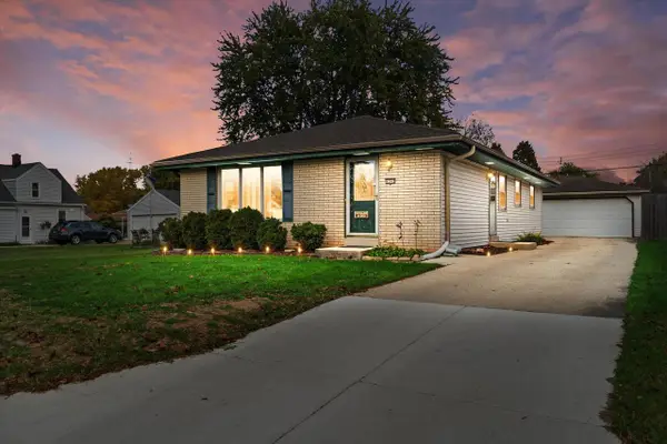 4242 S 91st PLACE, Greenfield, WI 53228