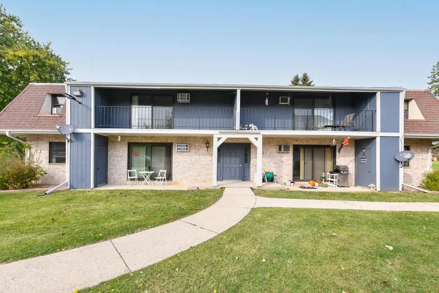 3215 W Mangold AVENUE #H, Greenfield, WI 53221 - #2