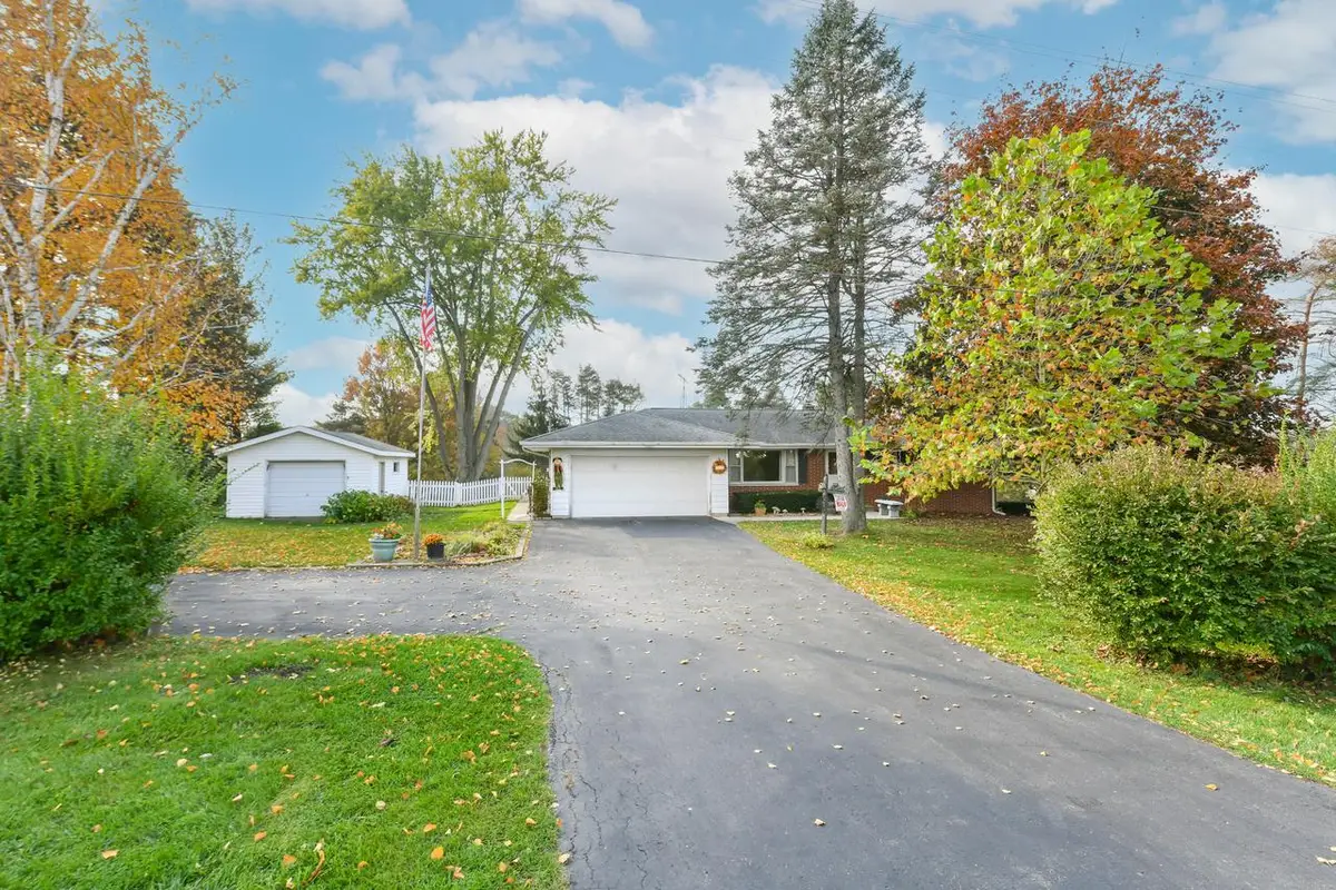 26805 Apple ROAD, Waterford, WI 53185 - #1