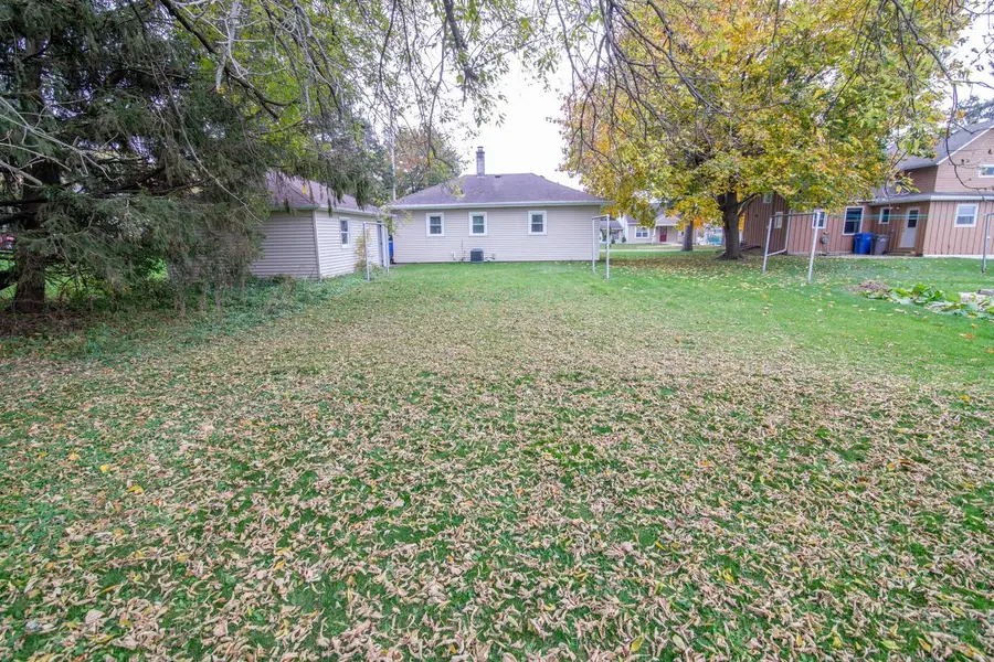 814 W Division STREET, Watertown, WI 53098 - #3