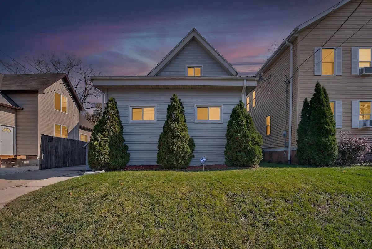 233 Howland AVENUE, Racine, WI 53404 - #1
