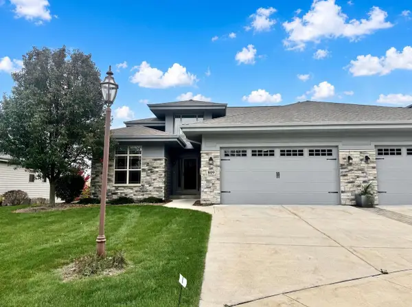 809 Conifer COURT, Waukesha, WI 53188