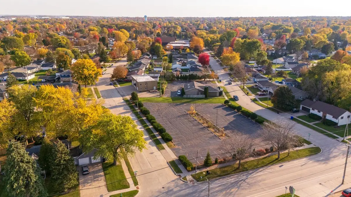 2136 E NEWBERRY STREET, Appleton, WI 54915 - #1