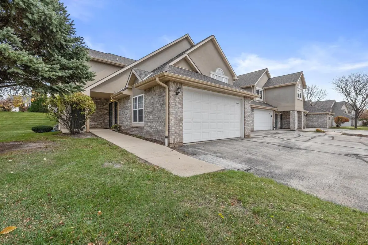 9044 W Elm COURT #D, Franklin, WI 53132 - #1