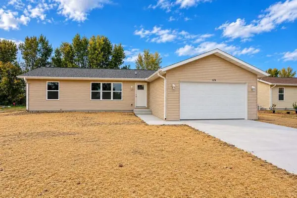1266 E Bluff ROAD, Whitewater, WI 53190