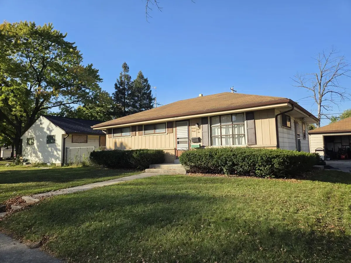 8832 W Lynx AVENUE, Milwaukee, WI 53225 - #1