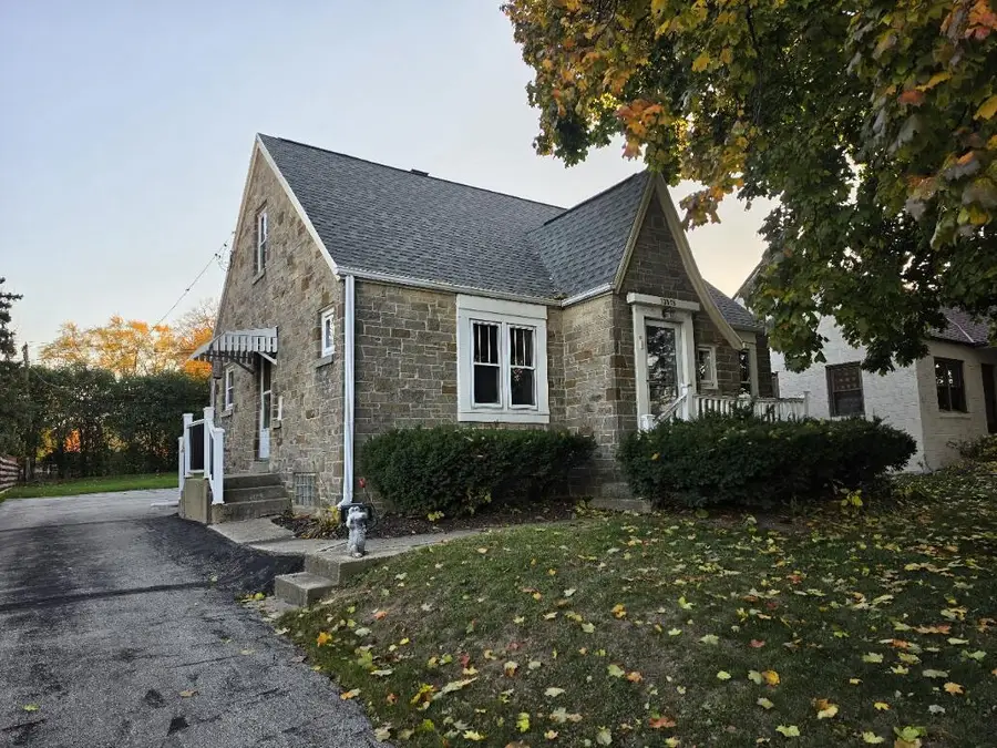 13513 W Greenfield AVENUE, New Berlin, WI 53151 - #2
