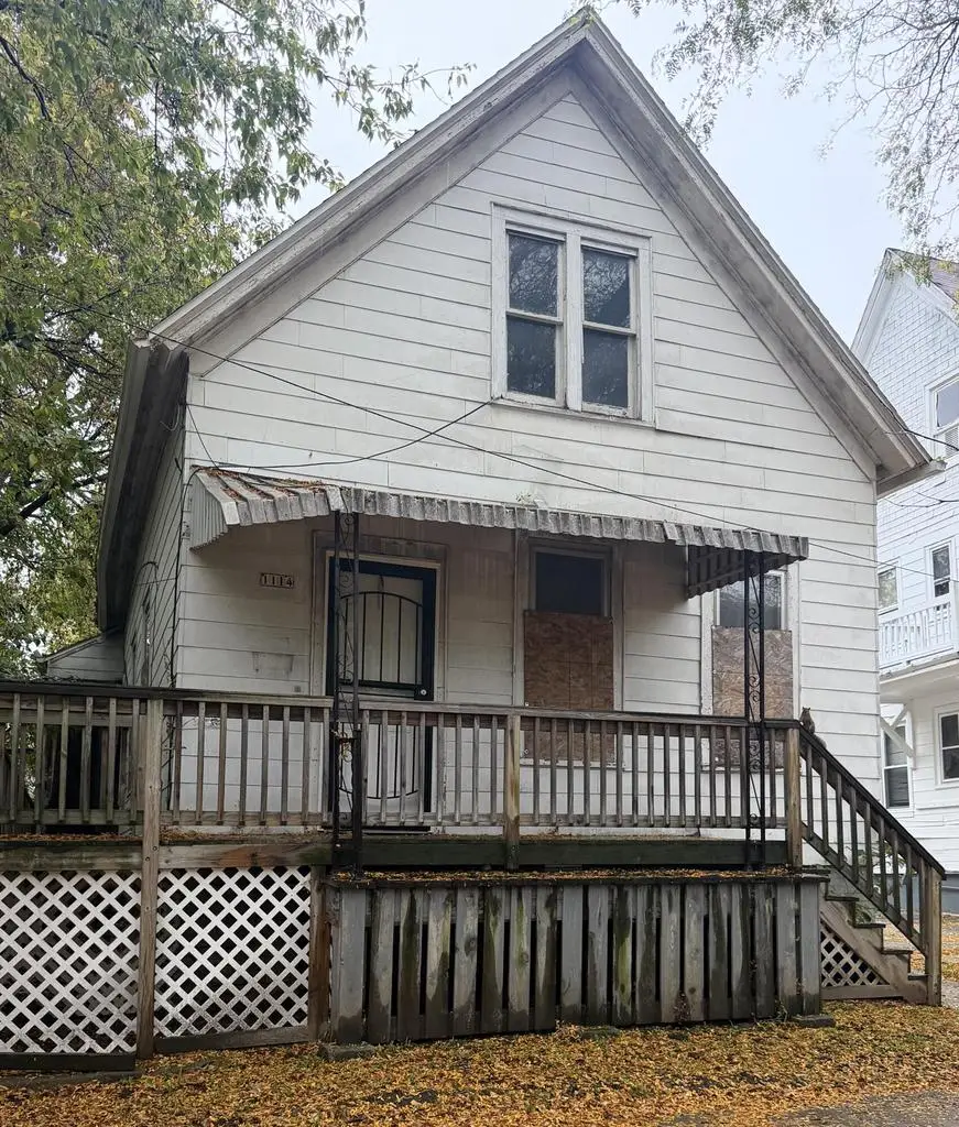 1114 W Ring STREET, Milwaukee, WI 53206 - #1
