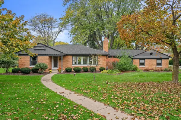 1935 Fairfax DRIVE, Elm Grove, WI 53122