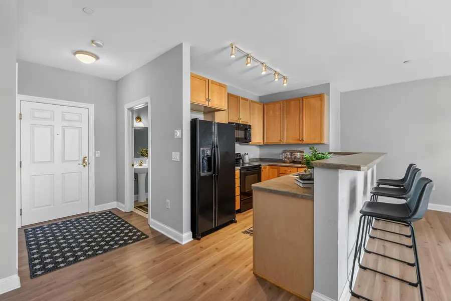 1920 N Farwell AVENUE #403, Milwaukee, WI 53202 - #3