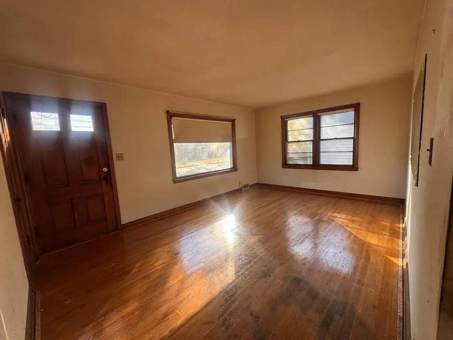 3811 S 22nd STREET, Milwaukee, WI 53221 - #3