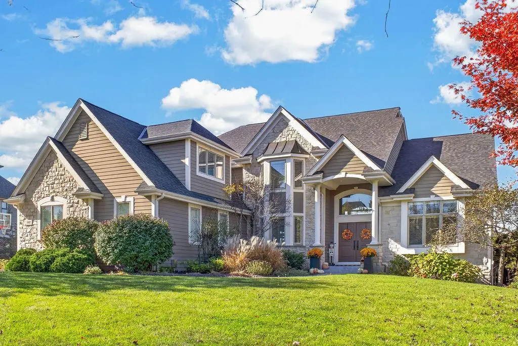 1187 Mary Hill CIRCLE, Hartland, WI 53029 - #1