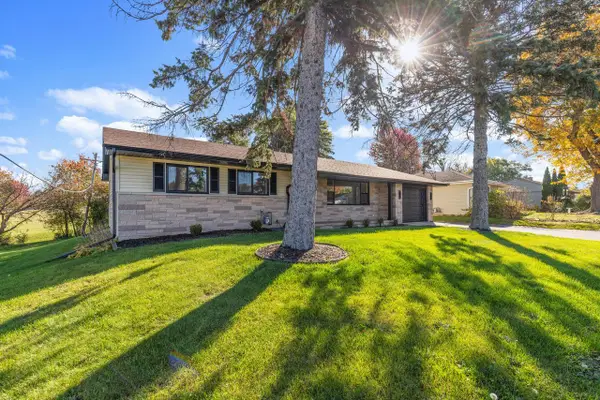 1858 East DRIVE, East Troy, WI 53120