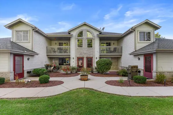 831 Quinlan DRIVE #H, Pewaukee, WI 53072
