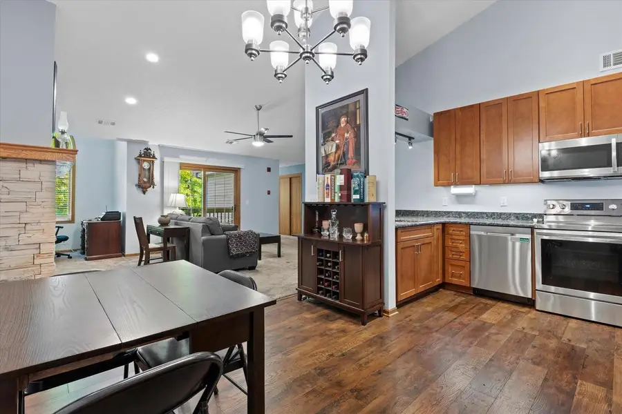 831 Quinlan DRIVE #H, Pewaukee, WI 53072 - #2