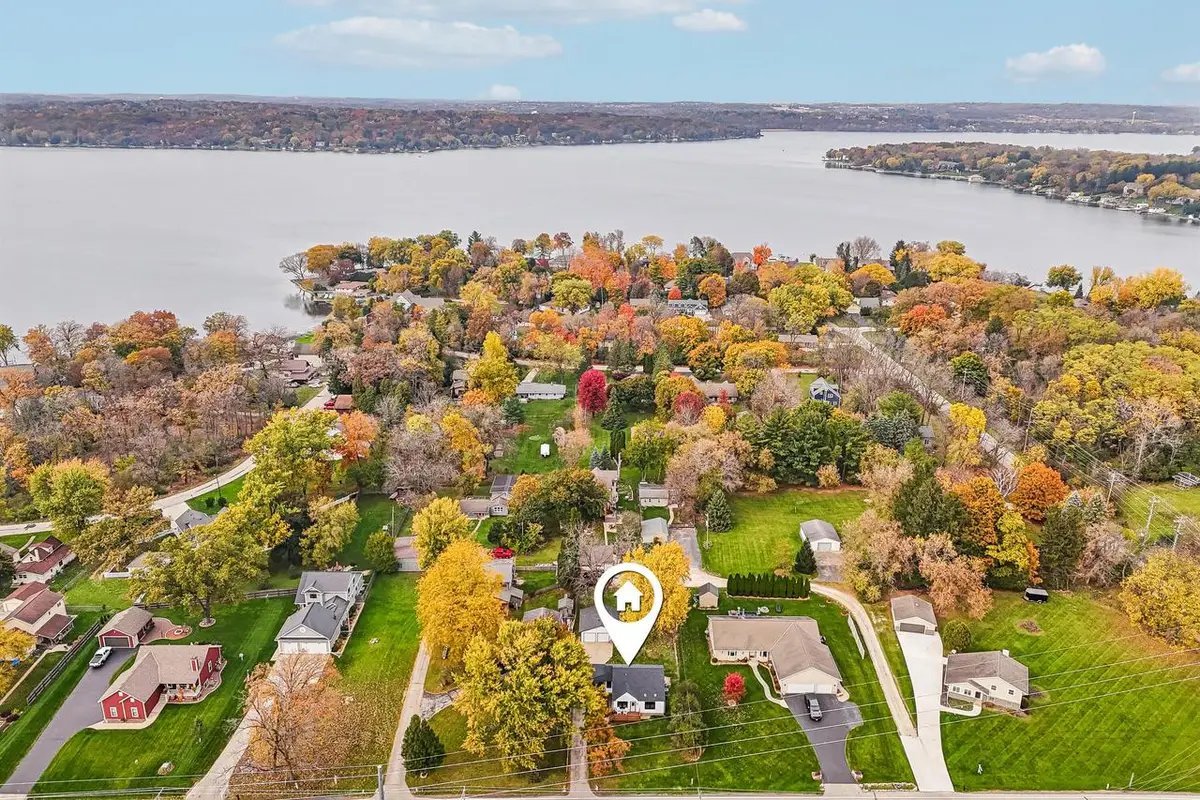 N20W28318 Oakton ROAD, Pewaukee, WI 53072 - #1