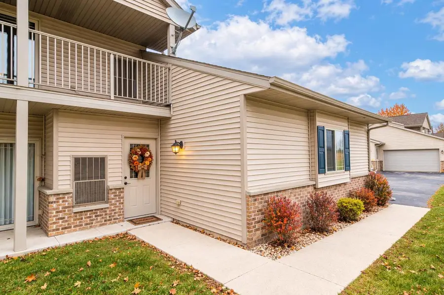 987 Spring COURT, West Bend, WI 53095 - #2