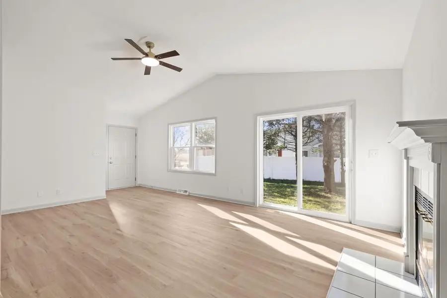 348 Park View DRIVE, Darien, WI 53114 - #2