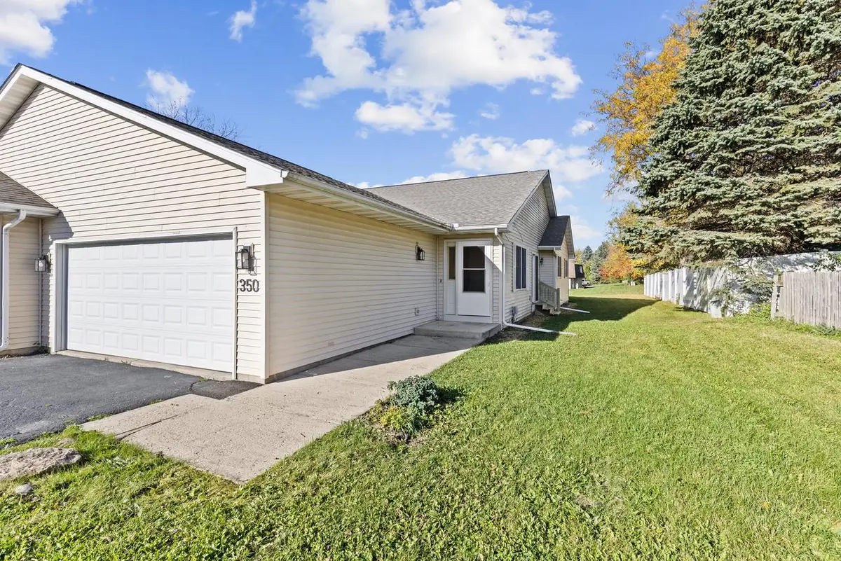 350 Park View DRIVE, Darien, WI 53114 - #1