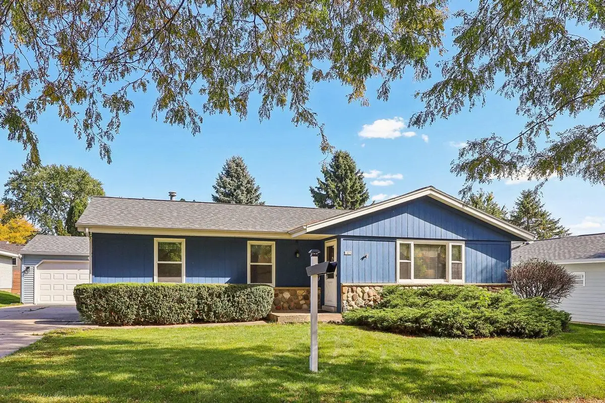 1425 Erin LANE, Waukesha, WI 53188 - #1