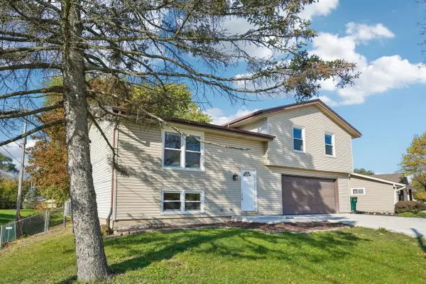 655 E Parkway Estates DRIVE, Oak Creek, WI 53154