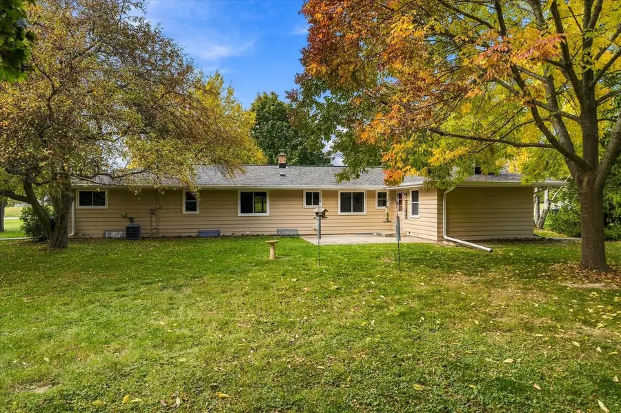 10034 N Grasslyn ROAD, Mequon, WI 53092 - #2