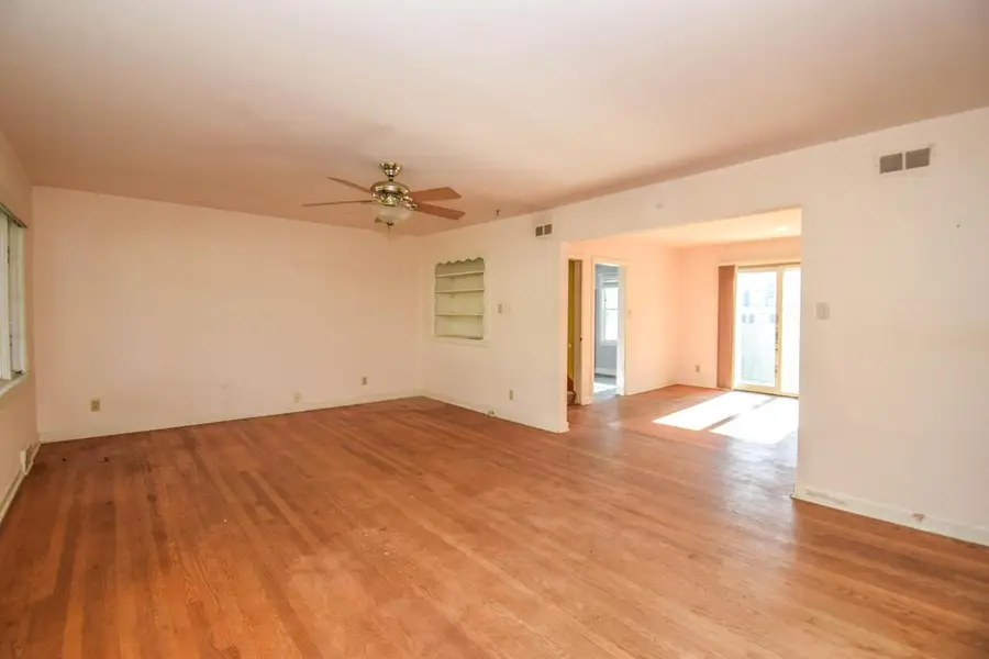 9315 Jackson Park BOULEVARD, Wauwatosa, WI 53226 - #3