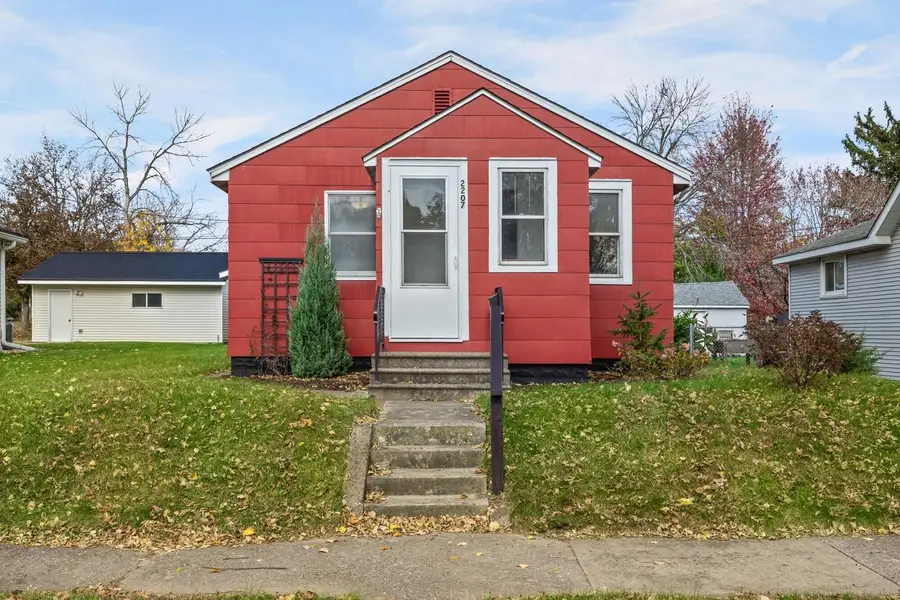 2207 Park AVENUE, La Crosse, WI 54601 - #2