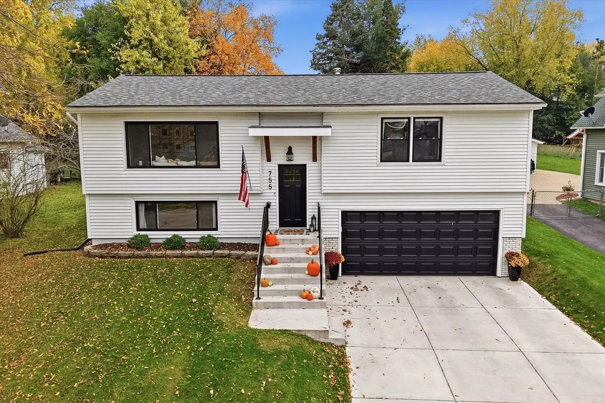 755 Armour ROAD, Oconomowoc, WI 53066 - #1
