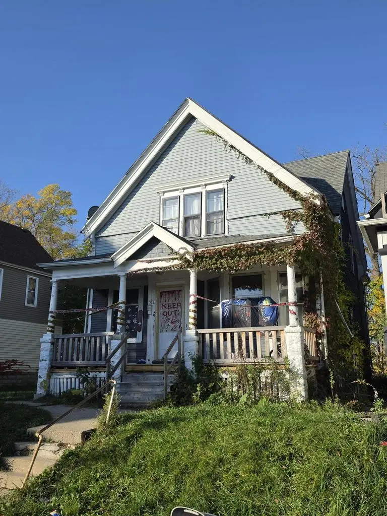 3221 N 14th STREET, Milwaukee, WI 53206 - #1